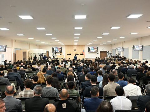 Məhkəmədə&nbsp;Petrosyan barədə fikirlər dinlənildi