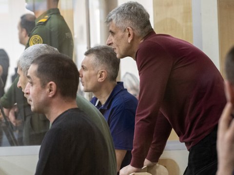 Məhkəmədə vaxtilə işğalda olmuş ərazilərdə çəkilən görüntülərinə baxdı