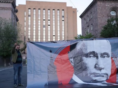 Lavrovu İrəvanda &ldquo;Putin qatildir!&rdquo; şüarı ilə qarşıladılar - QALMAQAL