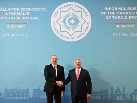 İlham Əliyev TDT&nbsp;liderlərinin iclasında&nbsp;- FOTO