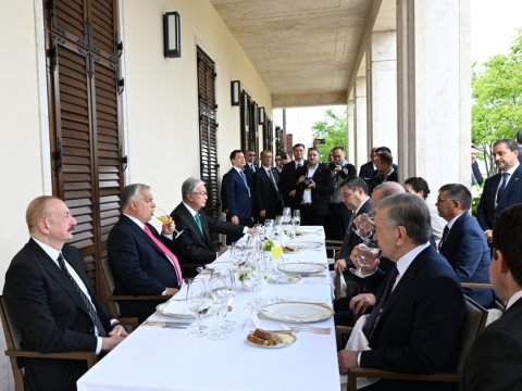 Budapeştdə TDT liderlərinə rəsmi lanç verilib