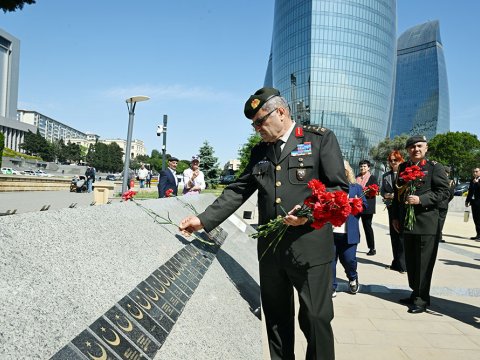 Türkiyənin ordu generalı Bakıda - FOTOLAR