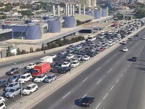 Bakıda tıxac olan yolların SİYAHISI