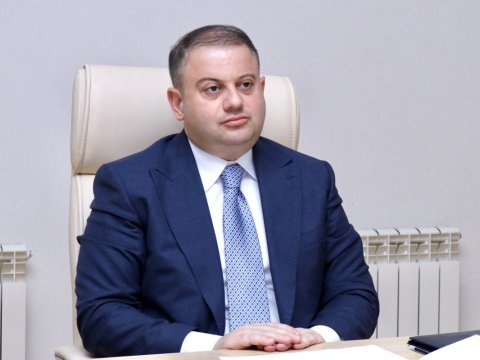 İcra başçısı məktəb müəllimini özünə müavin təyin etdi