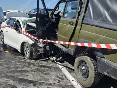 Ermənistanda hərbi maşın qəzaya düşdü: 1 ölü, 3 yaralı