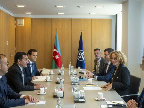 Hikmət Hacıyev Brüsseldə mühüm görüş keçirdi