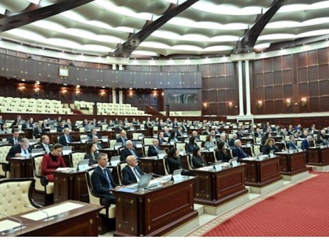 Milli Məclisin iclası başladı - Gündəlikdə 13 məsələ var