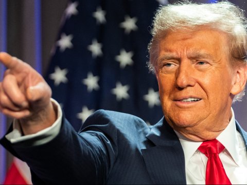 Tramp doğum günüdə parad keçirəcək