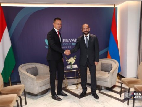 Macarıstanın xarici işlər naziri İrəvana gəlir