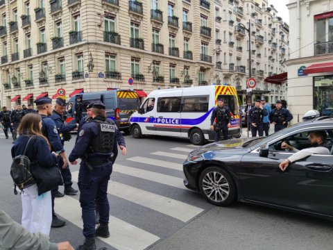 Fransada sürücülərlə polis arasında TOQQUŞMA