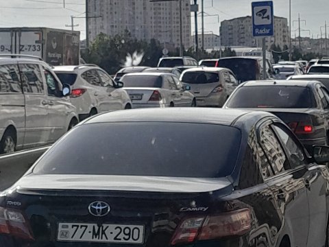 Bakının əsas yollarında TIXAC var