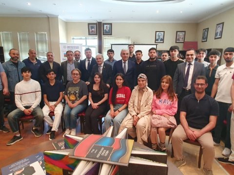 Qars Qafqaz Universitetinə və İğdır Azərbaycan Evinə kitablar təqdim olundu