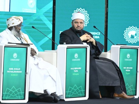 Alimlər İslamı olduğu kimi təqdim etməlidirlər - Baş katib