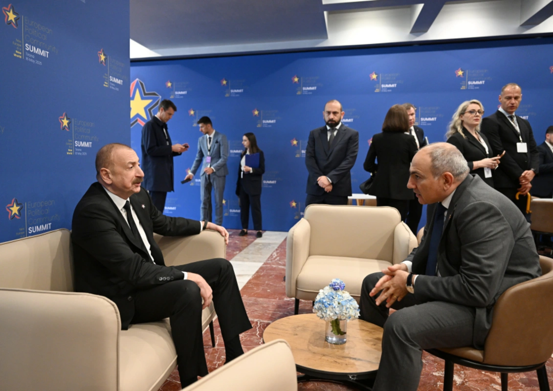 Əliyevlə Paşinyan arasında görüş konstruktiv keçib