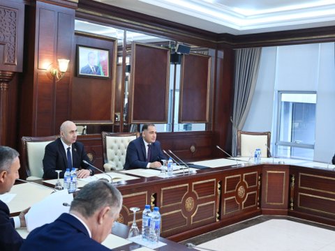 Parlamentdə büdcənin icrası müzakirə edilir