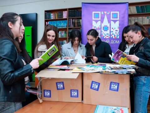 Daha bir ölkədə Rus evi BAĞLANDI