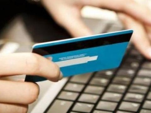 Bank kartlarından 12 min manatdan çox pul oğurlandı