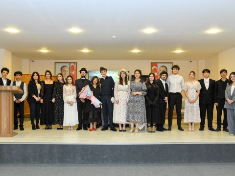 BMU tələbələrinin ifasında &ldquo;Qürur və qərəz&rdquo; tamaşası nümayiş olunub - FOTO