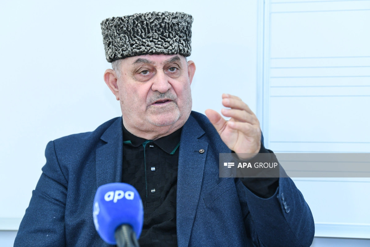 Xanəndə toyları qınadı: "Atan-baban diskotekada oynayıb?"