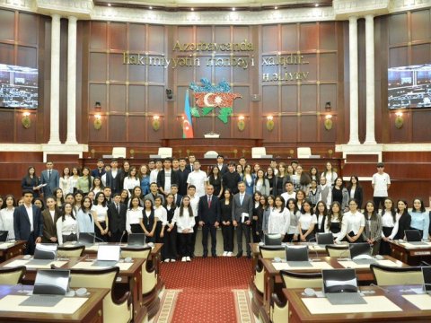 Qarabağ Universitetinin tələbələri Milli Məclisdə - FOTOLAR