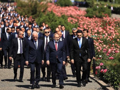 Ermənistan müstəqilliyini elan edəndə 12 min km&sup2; ərazisi olub