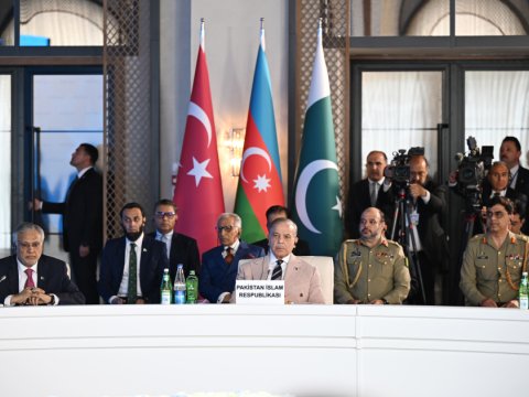 Azərbaycan beynəlxalq müstəvidə güclü mövqeyə malikdir - Şahbaz Şərif