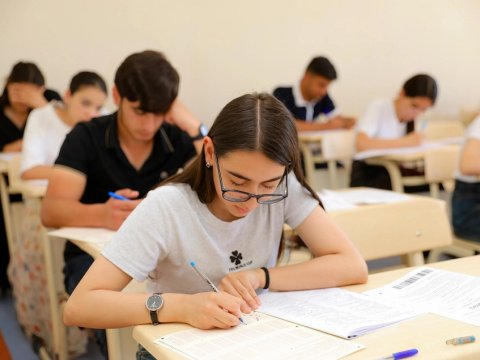 Lisey və gimnaziyalarla bağlı qərar ləğv olundu: bu siniflərə qəbula İCAZƏ VERİLDİ