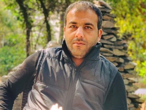 Zabratda marketin reklam lövhəsini dəyişdirən 2 nəfəri "tok" vurub öldürdü 