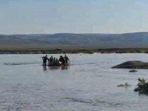 Kürdə batmaq təhlükəsi ilə üzləşən qadın xilas edildi, sonra isə vəfat etdi