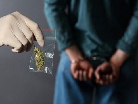 Narkotikə görə cinayət məsuliyyətinə cəlb edilənlərin&nbsp;SAYI