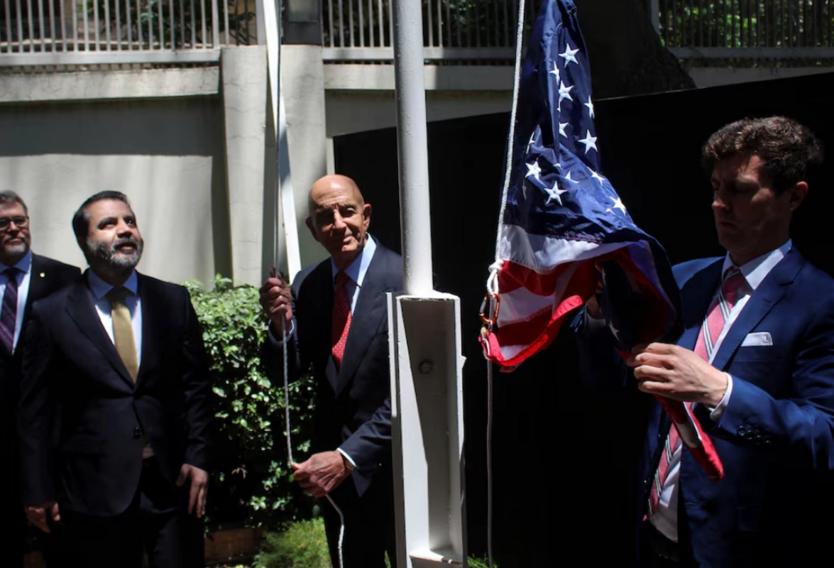 ABŞ Səfirliyi 13 ildən sonra işini bərpa etdi