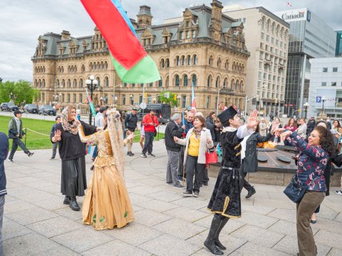 Kanada parlamentinin önündə Azərbaycan bayrağı qaldırıldı