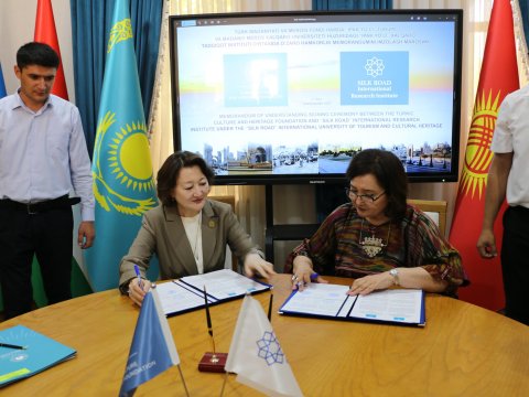 Səmərqənddə Türk İrsi Mərkəzinin açılışı olub