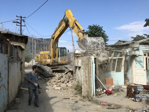 Bakıda söküntü işləri başladı - Ünvanlar
