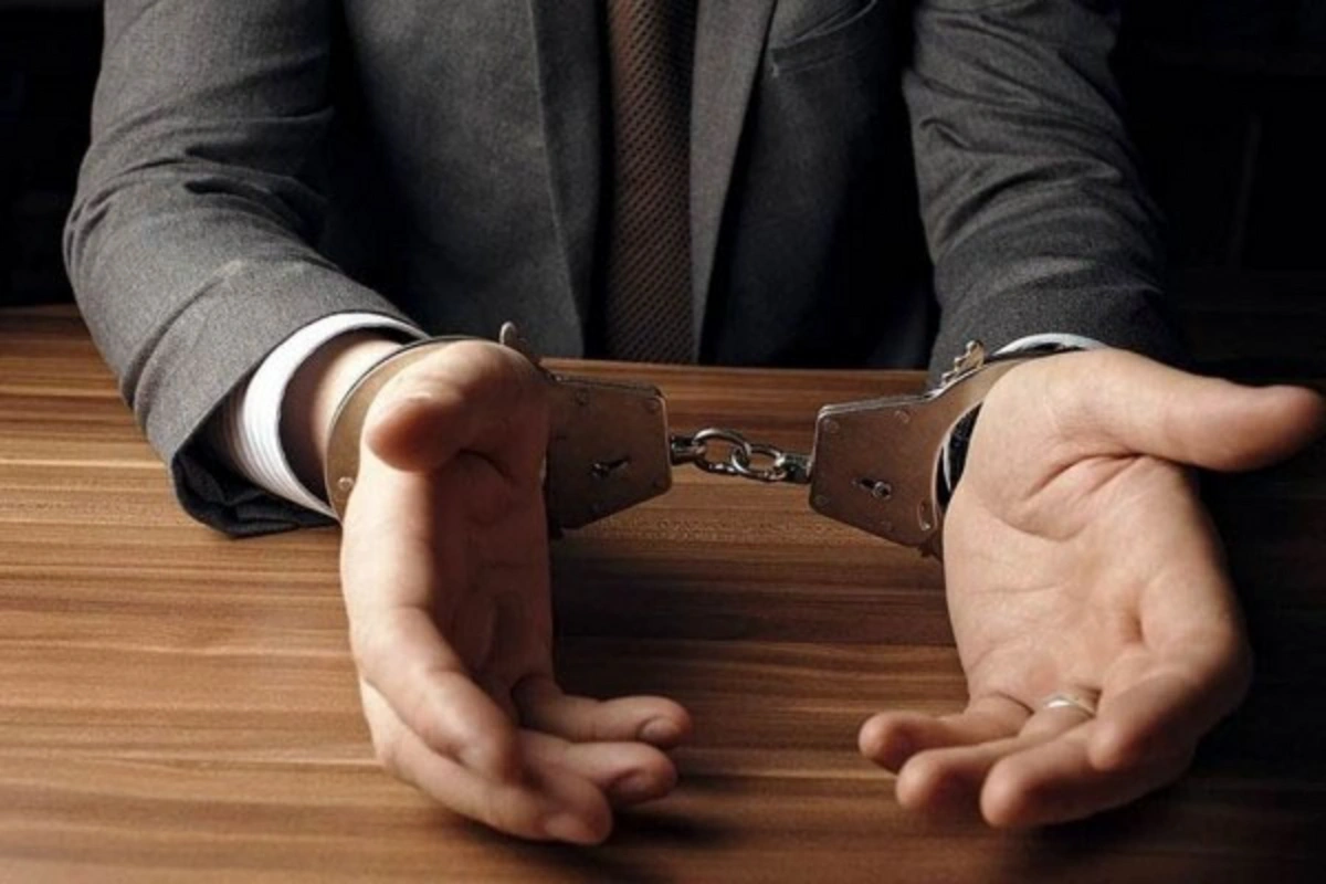 &ldquo;Səni məktəbdə işə düzəldəcəm&rdquo; - Direktorun&nbsp;oğlu HƏBS EDİLDİ