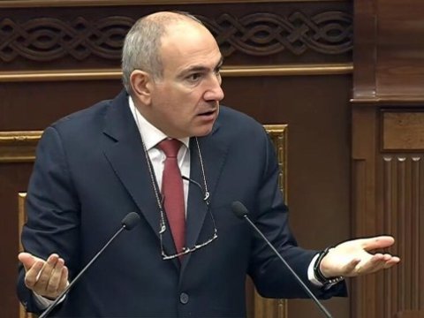 Subaylıq andını pozan keşişlər kilsələrdən rədd olsunlar! - Paşinyan