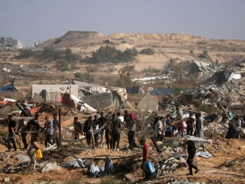 Humanitar yardım məntəqəsində onlarla fələstinli öldürüldü