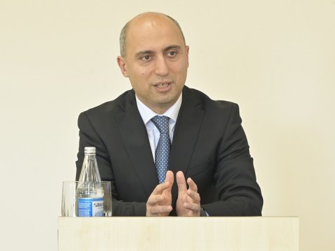 Nazir xaricə göndərilən gənclərin qayıtmasından danışdı