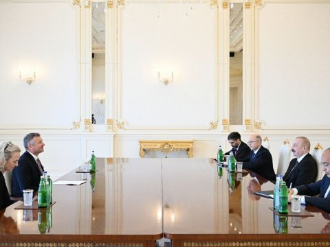 İlham Əliyev &ldquo;ExxonMobil&rdquo; şirkətinin vitse-prezidentini qəbul edib