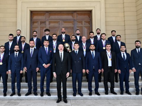 İlham Əliyev dünya çempionatının qaliblərini qəbul etdi