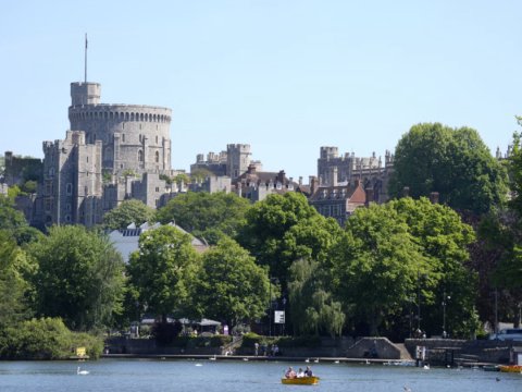 Kralın qəsrinə icazəsiz daxil oldu, həbs edildi