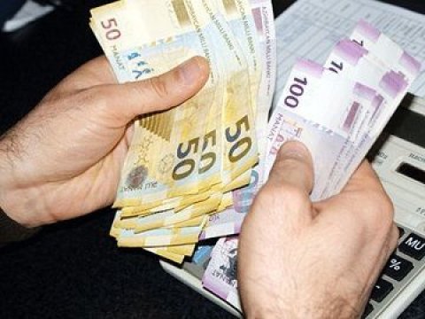 Bu şəxslərin maaşı bir ayda 240 manatdan çox artdı