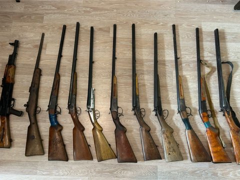 Şirvanda sənədsiz silahlar polisə təhvil verildi