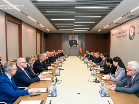 Rusiya diplomatları Bakıya gəldilər