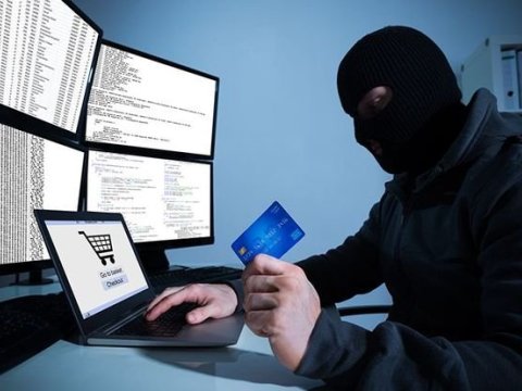 Azərbaycanda bank kartları yenə TALANDI