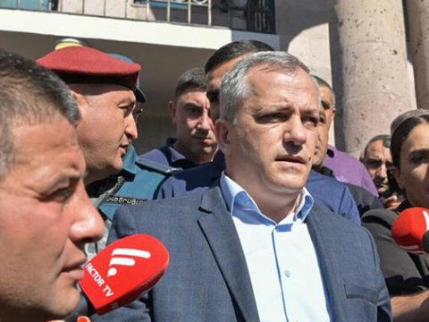 Şahramanyan yenə dindirildi