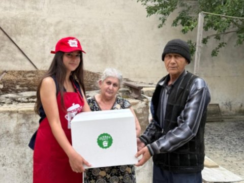 Leyla Əliyevanın təşəbbüsü ilə ailələrə qurban payları çatdırılır