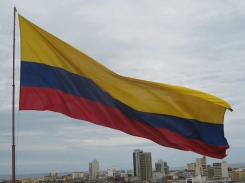 Seçki zamanı namizədə hücum edildi