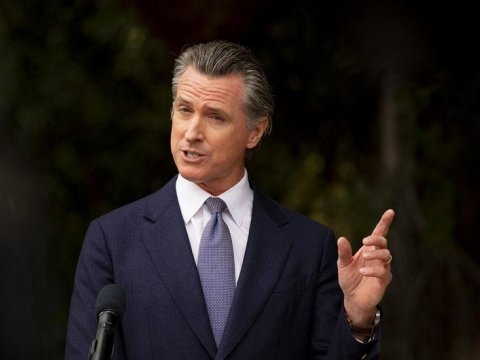 Kaliforniya qubernatoru Trampa&nbsp;qarşı çıxdı