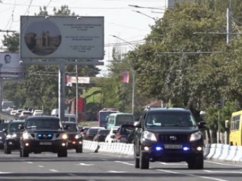 Paşinyanın korteji qəzaya düşdü&nbsp;